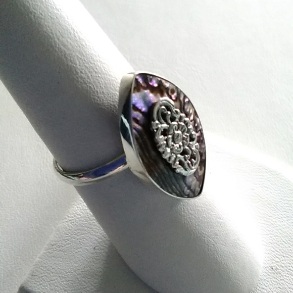 3/$50💎 Abalone Ring - Picture 3 of 7